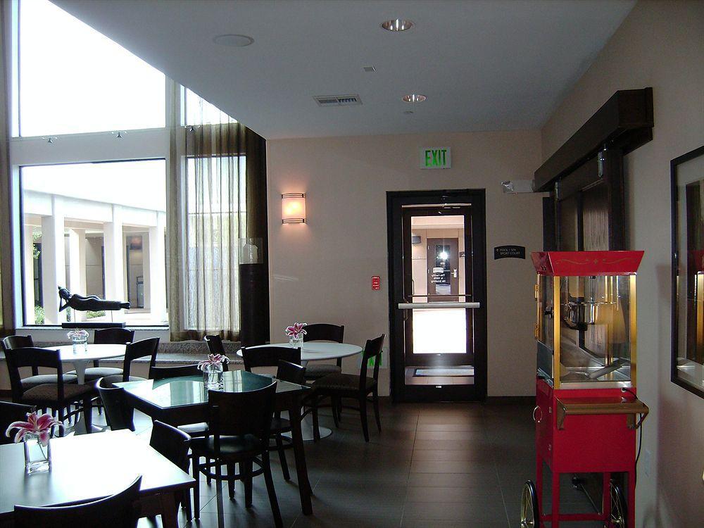 Staybridge Suites Plano - Richardson Area By Ihg Ресторан фото